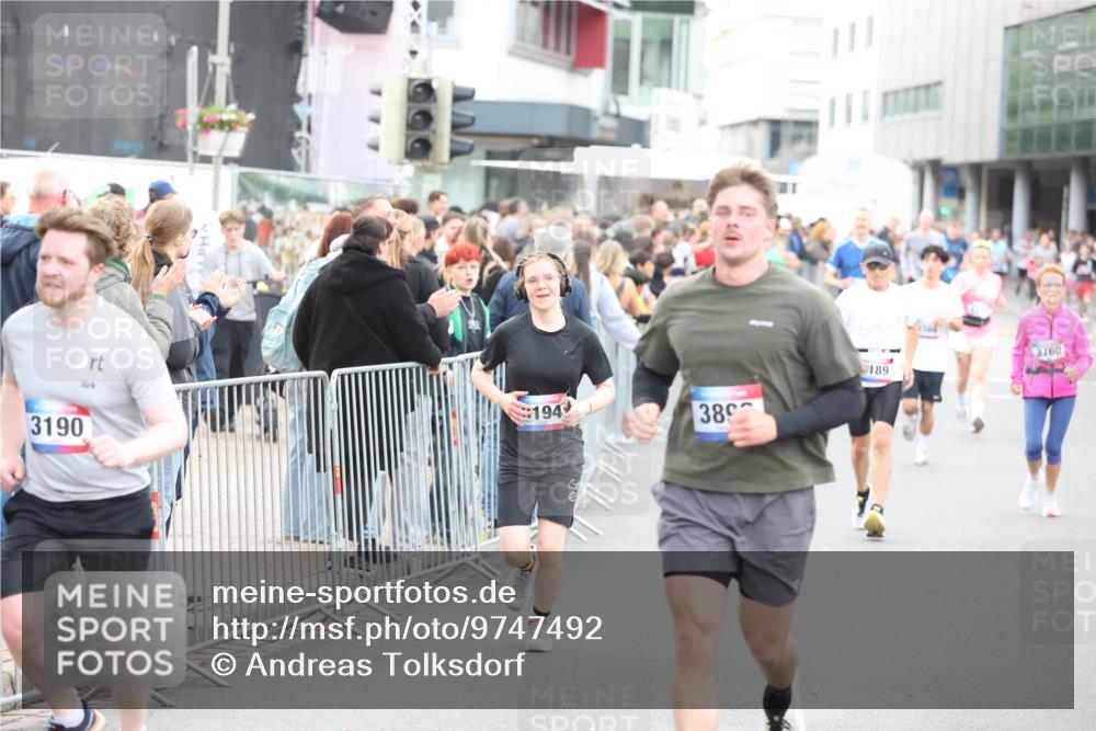 12.06.2026 - Holstenköstenlauf Andreas Tolksdorf http://msf.ph/oto/9747492 12.06.2026 19:58:15 Laufen 3190, 194, 38, 189, 3760 meine-sportfotos.de