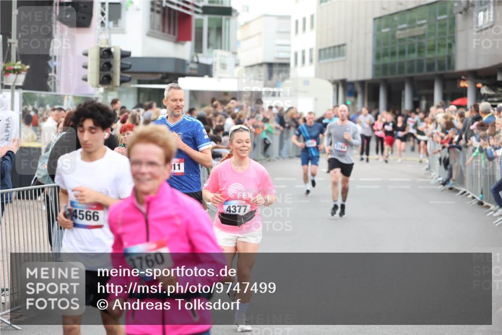 12.06.2026 - Holstenköstenlauf Andreas Tolksdorf http://msf.ph/oto/9747499 12.06.2026 19:58:21 Laufen 4566, 3760, 11, 4377, 3784 meine-sportfotos.de