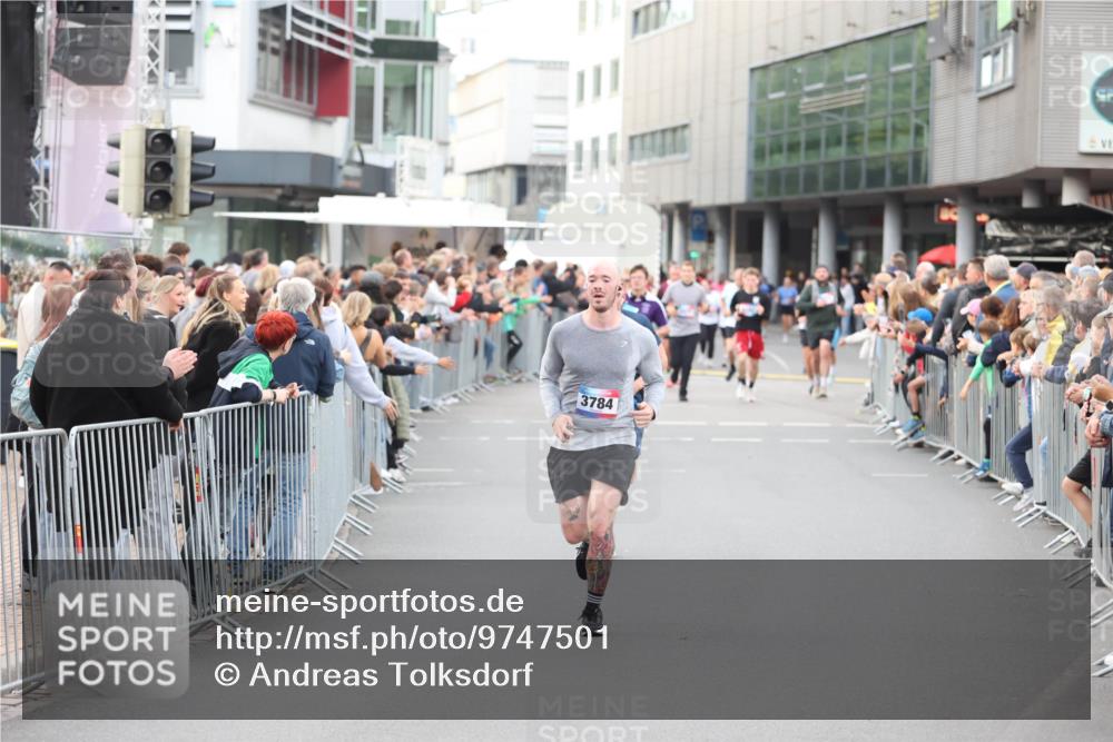 12.06.2026 - Holstenköstenlauf Andreas Tolksdorf http://msf.ph/oto/9747501 12.06.2026 19:58:24 Laufen 3784 meine-sportfotos.de
