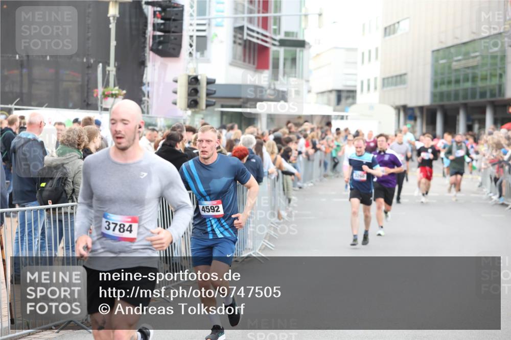 12.06.2026 - Holstenköstenlauf Andreas Tolksdorf http://msf.ph/oto/9747505 12.06.2026 19:58:27 Laufen 3784, 4592, 1260 meine-sportfotos.de
