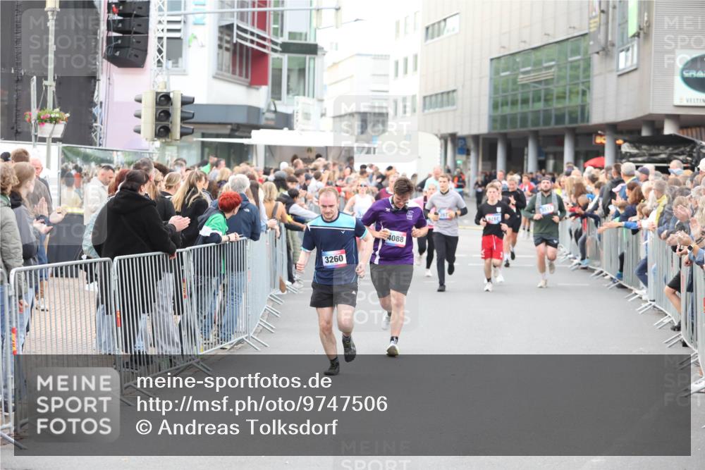 12.06.2026 - Holstenköstenlauf Andreas Tolksdorf http://msf.ph/oto/9747506 12.06.2026 19:58:28 Laufen 3260, 4088, 3511, 6260 meine-sportfotos.de