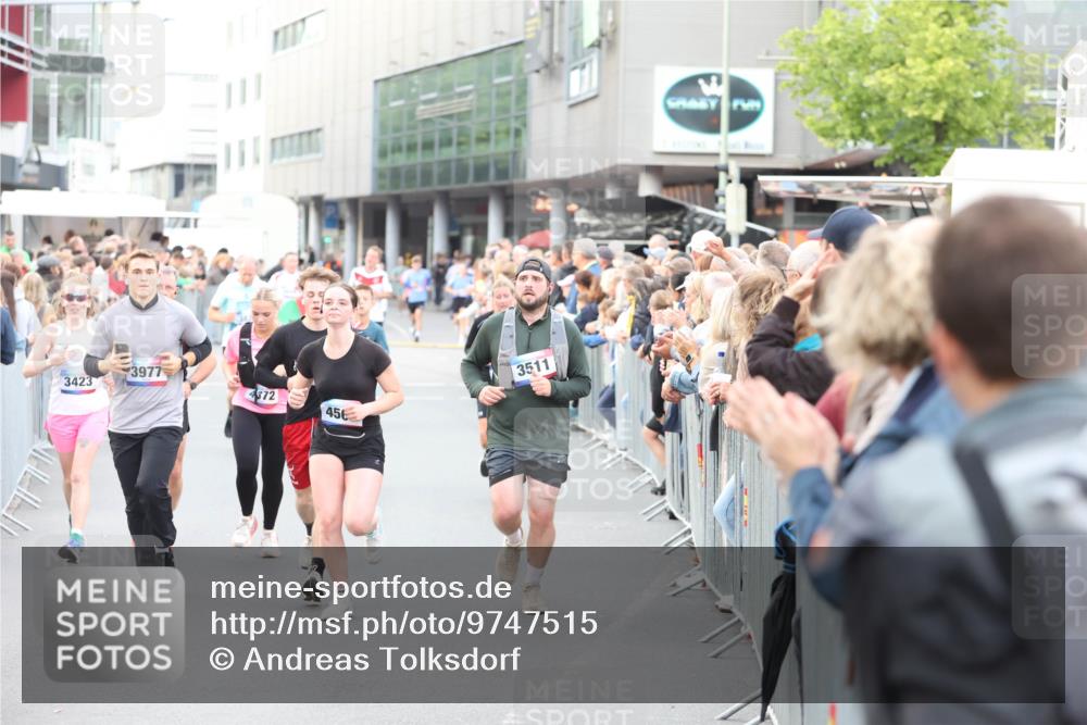 12.06.2026 - Holstenköstenlauf Andreas Tolksdorf http://msf.ph/oto/9747515 12.06.2026 19:58:33 Laufen 3977, 3423, 4372, 456, 3511 meine-sportfotos.de