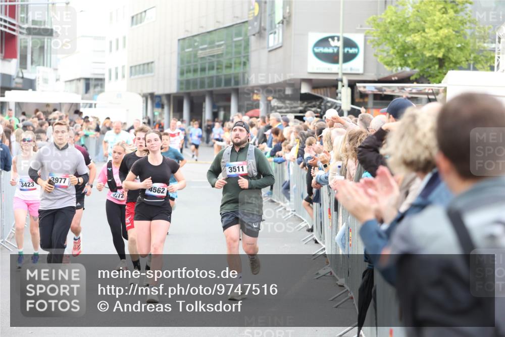 12.06.2026 - Holstenköstenlauf Andreas Tolksdorf http://msf.ph/oto/9747516 12.06.2026 19:58:33 Laufen 3977, 3423, 4562, 4512, 3511 meine-sportfotos.de