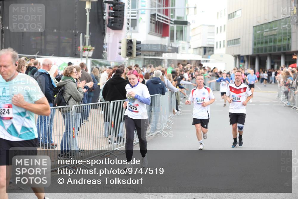 12.06.2026 - Holstenköstenlauf Andreas Tolksdorf http://msf.ph/oto/9747519 12.06.2026 19:58:41 Laufen 824, 4275, 4855, 4856 meine-sportfotos.de