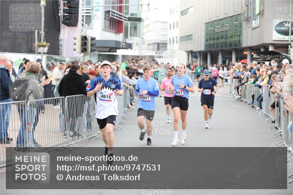 12.06.2026 - Holstenköstenlauf Andreas Tolksdorf http://msf.ph/oto/9747531 12.06.2026 19:58:48 Laufen 3170, 436, 3411, 4615, 3417 meine-sportfotos.de