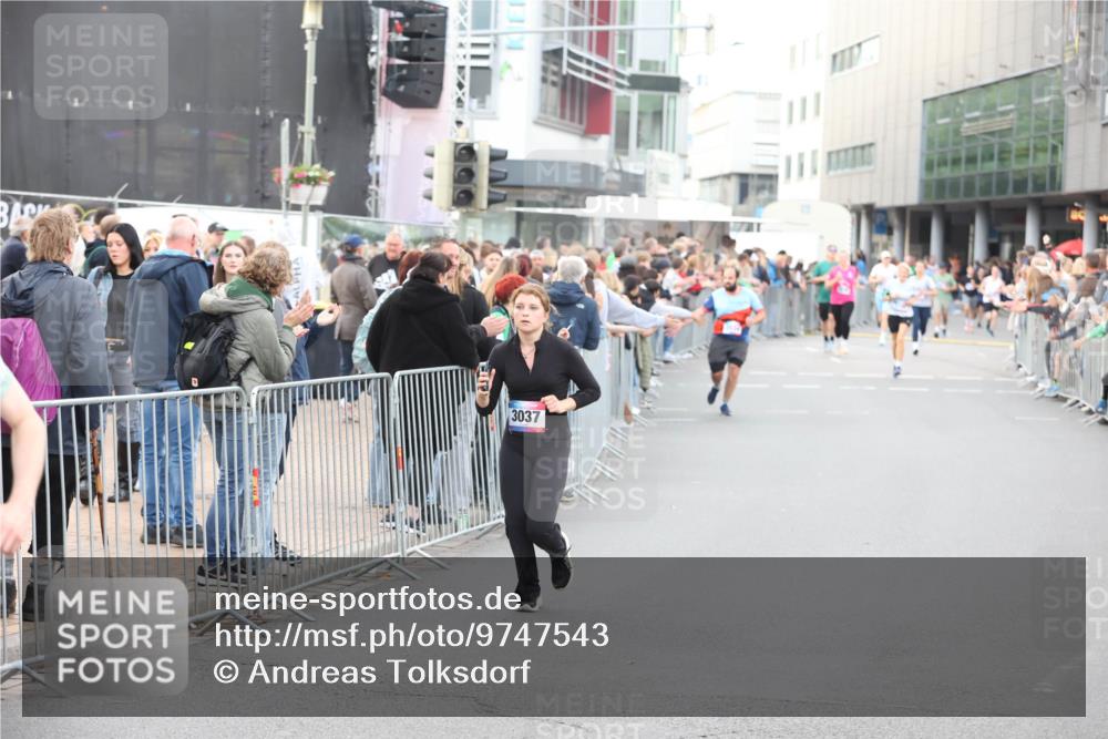 12.06.2026 - Holstenköstenlauf Andreas Tolksdorf http://msf.ph/oto/9747543 12.06.2026 19:58:54 Laufen 3037 meine-sportfotos.de