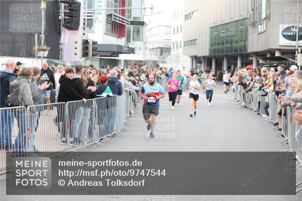 12.06.2026 - Holstenköstenlauf Andreas Tolksdorf http://msf.ph/oto/9747544 12.06.2026 19:58:57 Laufen 3534 meine-sportfotos.de