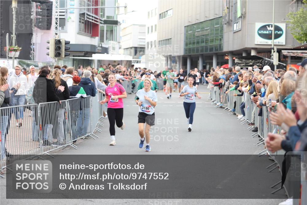 12.06.2026 - Holstenköstenlauf Andreas Tolksdorf http://msf.ph/oto/9747552 12.06.2026 19:59:01 Laufen 4943, 3180, 3902 meine-sportfotos.de