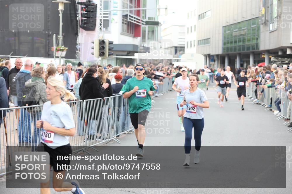 12.06.2026 - Holstenköstenlauf Andreas Tolksdorf http://msf.ph/oto/9747558 12.06.2026 19:59:04 Laufen 3180, 3078, 3902 meine-sportfotos.de