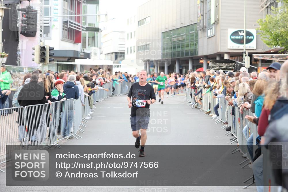 12.06.2026 - Holstenköstenlauf Andreas Tolksdorf http://msf.ph/oto/9747566 12.06.2026 19:59:21 Laufen 3791 meine-sportfotos.de