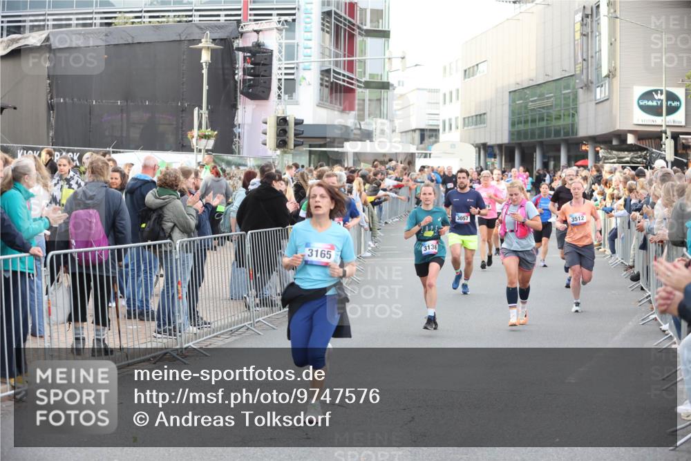12.06.2026 - Holstenköstenlauf Andreas Tolksdorf http://msf.ph/oto/9747576 12.06.2026 19:59:32 Laufen 3165, 3136, 3057, 3512 meine-sportfotos.de