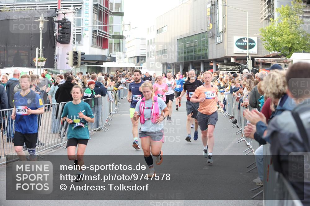 12.06.2026 - Holstenköstenlauf Andreas Tolksdorf http://msf.ph/oto/9747578 12.06.2026 19:59:34 Laufen 3069, 3057, 4379, 4445, 39, 3512 meine-sportfotos.de