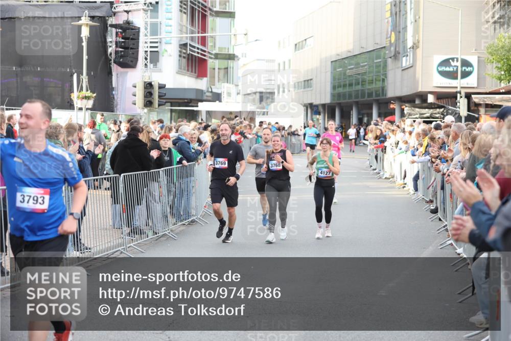 12.06.2026 - Holstenköstenlauf Andreas Tolksdorf http://msf.ph/oto/9747586 12.06.2026 19:59:41 Laufen 3793, 3769, 3768, 4127 meine-sportfotos.de