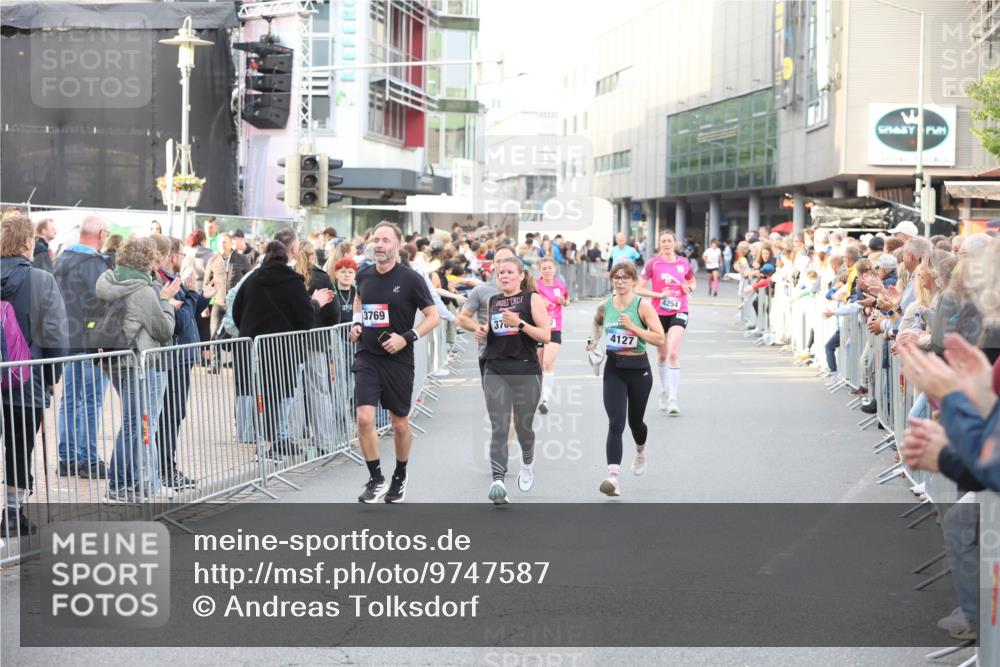 12.06.2026 - Holstenköstenlauf Andreas Tolksdorf http://msf.ph/oto/9747587 12.06.2026 19:59:41 Laufen 3769, 376, 4127, 4254 meine-sportfotos.de
