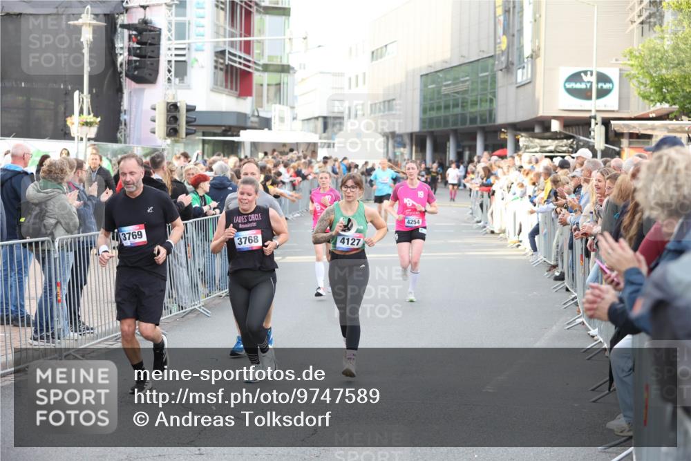 12.06.2026 - Holstenköstenlauf Andreas Tolksdorf http://msf.ph/oto/9747589 12.06.2026 19:59:42 Laufen 3769, 3768, 11, 4127, 4254 meine-sportfotos.de