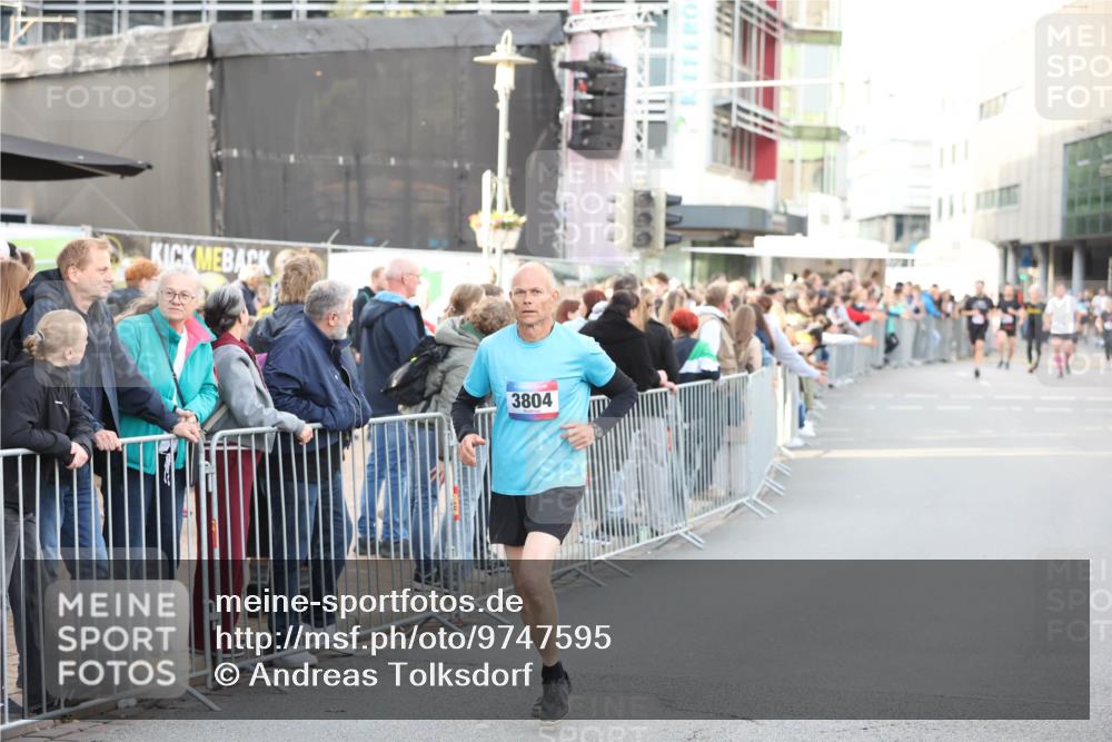12.06.2026 - Holstenköstenlauf Andreas Tolksdorf http://msf.ph/oto/9747595 12.06.2026 19:59:50 Laufen 3804 meine-sportfotos.de