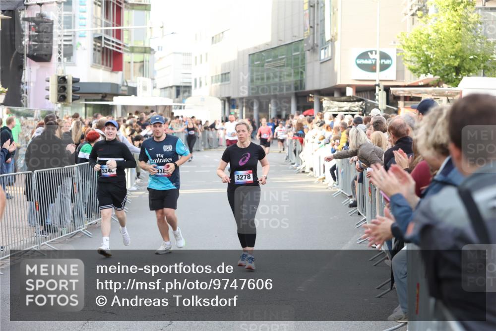 12.06.2026 - Holstenköstenlauf Andreas Tolksdorf http://msf.ph/oto/9747606 12.06.2026 20:00:05 Laufen 334, 438, 11, 3278 meine-sportfotos.de