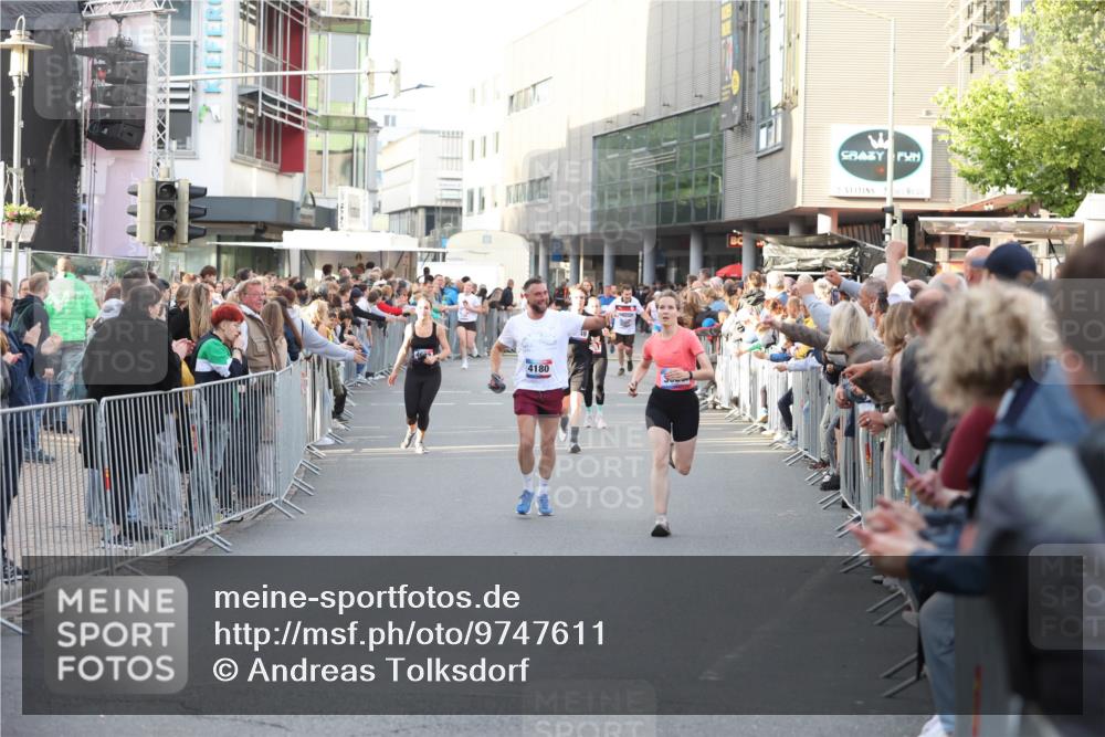 12.06.2026 - Holstenköstenlauf Andreas Tolksdorf http://msf.ph/oto/9747611 12.06.2026 20:00:10 Laufen 4180 meine-sportfotos.de