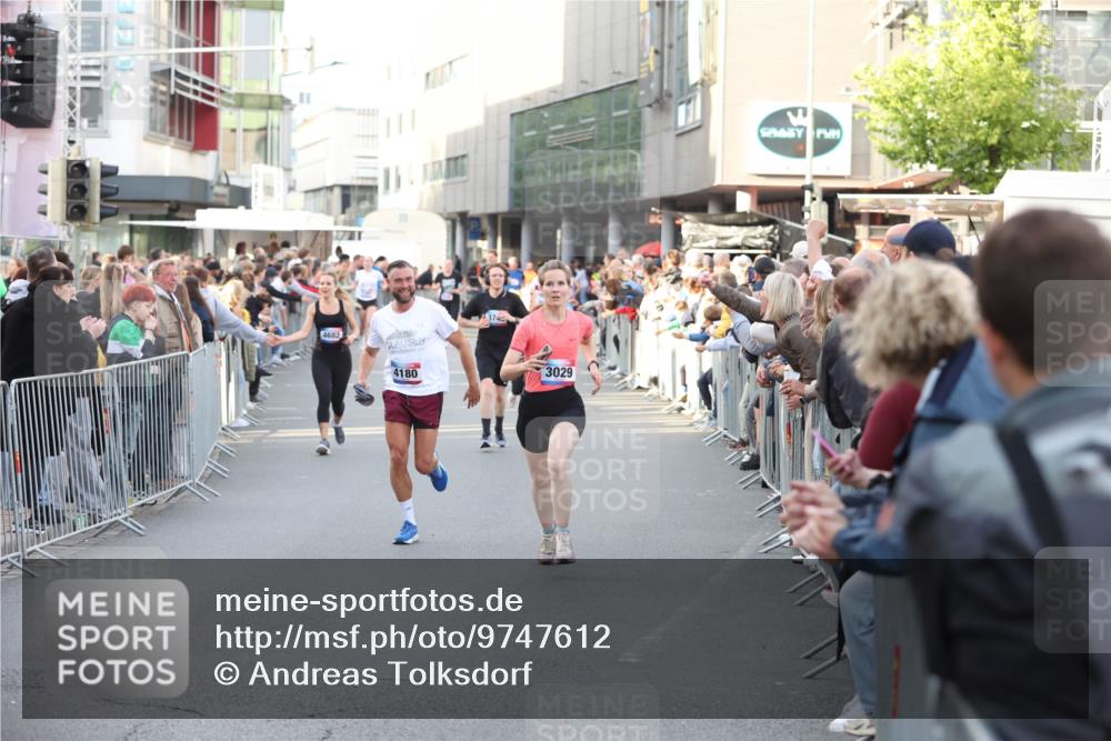 12.06.2026 - Holstenköstenlauf Andreas Tolksdorf http://msf.ph/oto/9747612 12.06.2026 20:00:11 Laufen 4682, 4180, 3029 meine-sportfotos.de