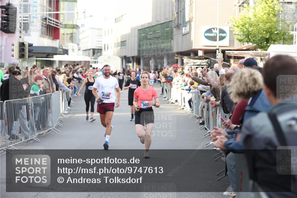 12.06.2026 - Holstenköstenlauf Andreas Tolksdorf http://msf.ph/oto/9747613 12.06.2026 20:00:11 Laufen 3749, 468, 4180, 3025 meine-sportfotos.de