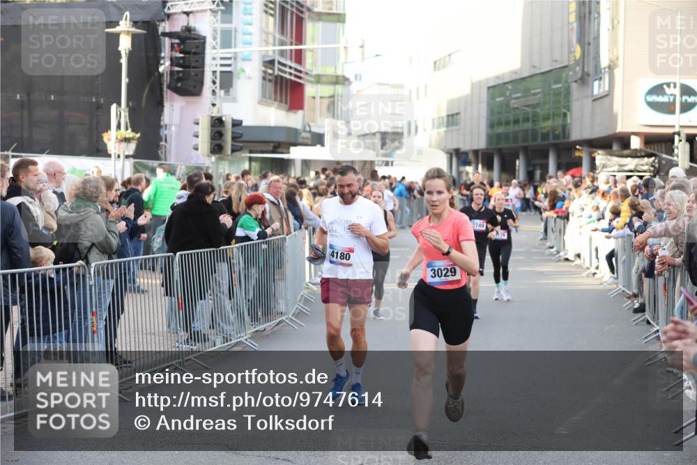 12.06.2026 - Holstenköstenlauf Andreas Tolksdorf http://msf.ph/oto/9747614 12.06.2026 20:00:12 Laufen 4180, 3029, 2749 meine-sportfotos.de