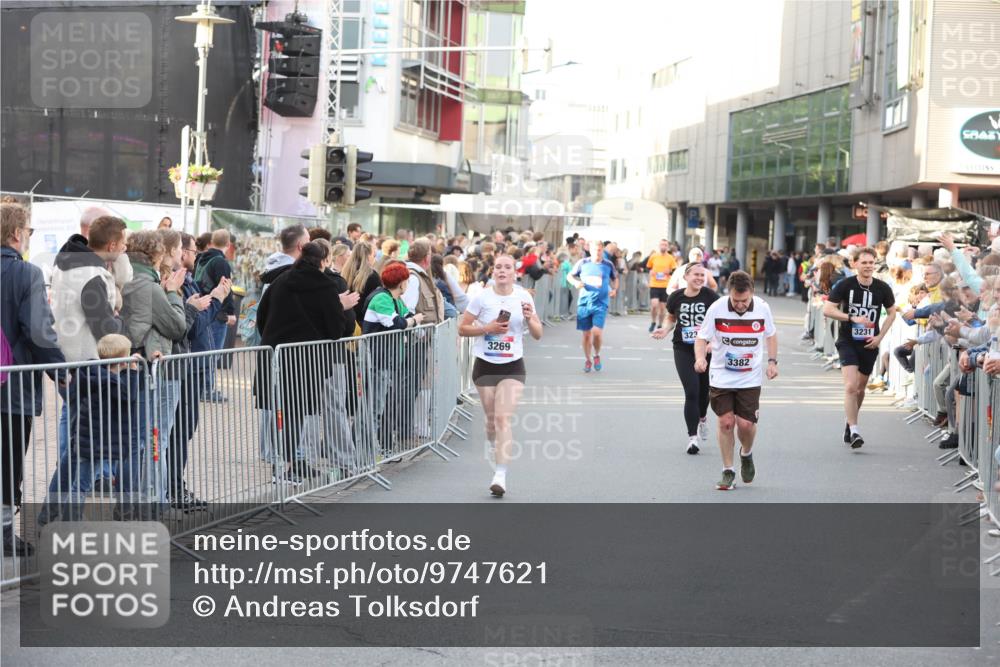 12.06.2026 - Holstenköstenlauf Andreas Tolksdorf http://msf.ph/oto/9747621 12.06.2026 20:00:20 Laufen 3269, 323, 3382, 3231 meine-sportfotos.de