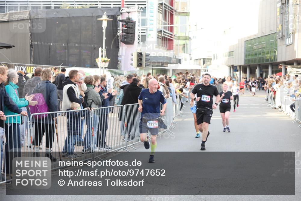 12.06.2026 - Holstenköstenlauf Andreas Tolksdorf http://msf.ph/oto/9747652 12.06.2026 20:00:55 Laufen 4723, 3178, 4834 meine-sportfotos.de