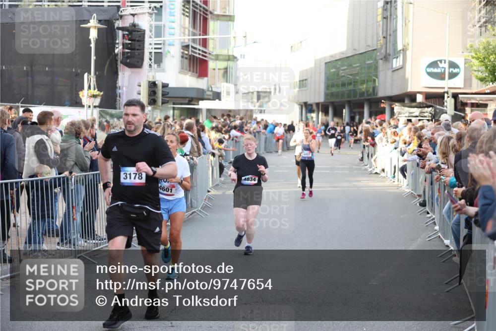 12.06.2026 - Holstenköstenlauf Andreas Tolksdorf http://msf.ph/oto/9747654 12.06.2026 20:00:58 Laufen 3178, 4601, 4834 meine-sportfotos.de