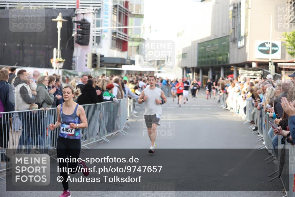 12.06.2026 - Holstenköstenlauf Andreas Tolksdorf http://msf.ph/oto/9747657 12.06.2026 20:01:03 Laufen 4457, 30 meine-sportfotos.de