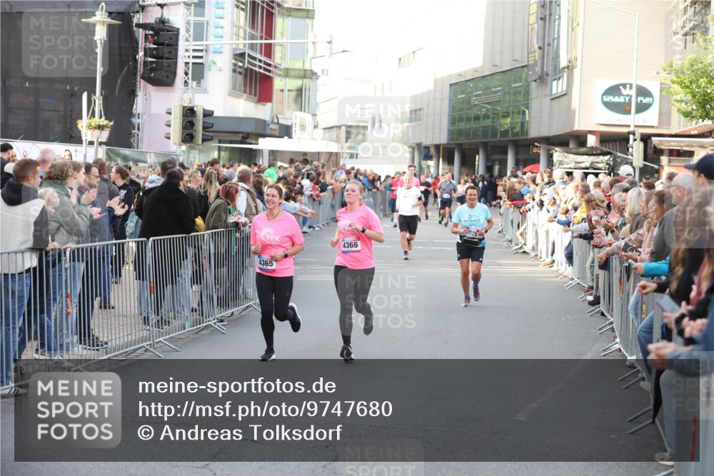 12.06.2026 - Holstenköstenlauf Andreas Tolksdorf http://msf.ph/oto/9747680 12.06.2026 20:01:24 Laufen 2030, 4366, 4365 meine-sportfotos.de