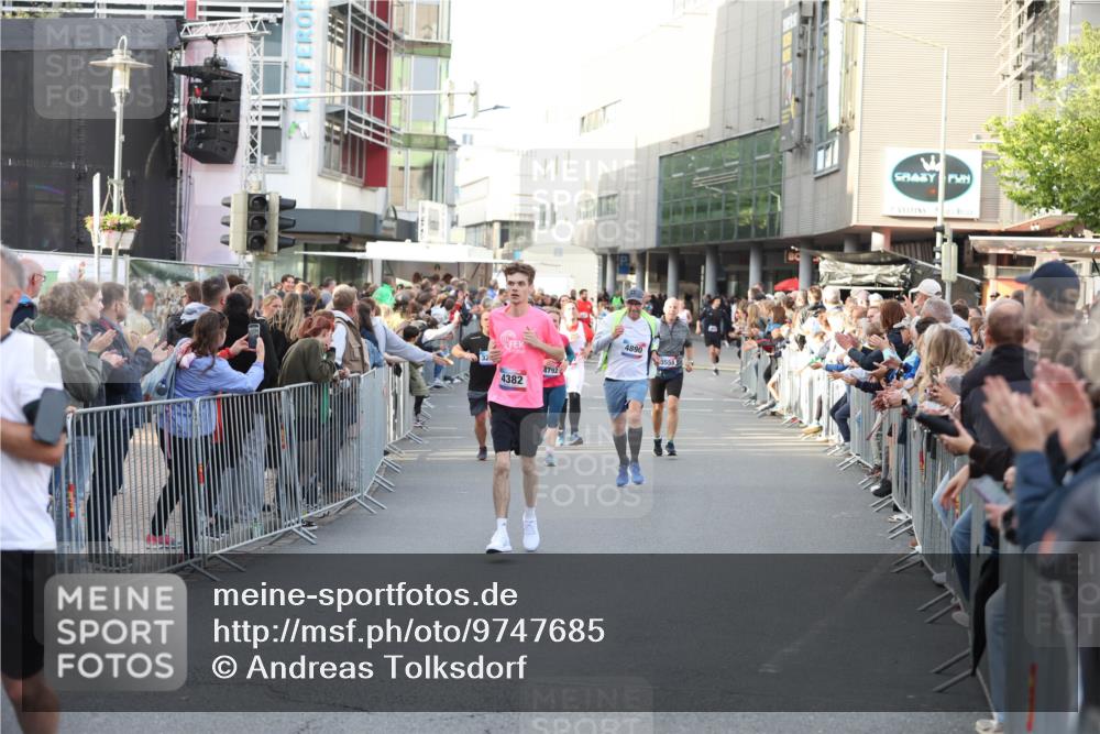 12.06.2026 - Holstenköstenlauf Andreas Tolksdorf http://msf.ph/oto/9747685 12.06.2026 20:01:32 Laufen 4382, 4792, 4890, 3558 meine-sportfotos.de