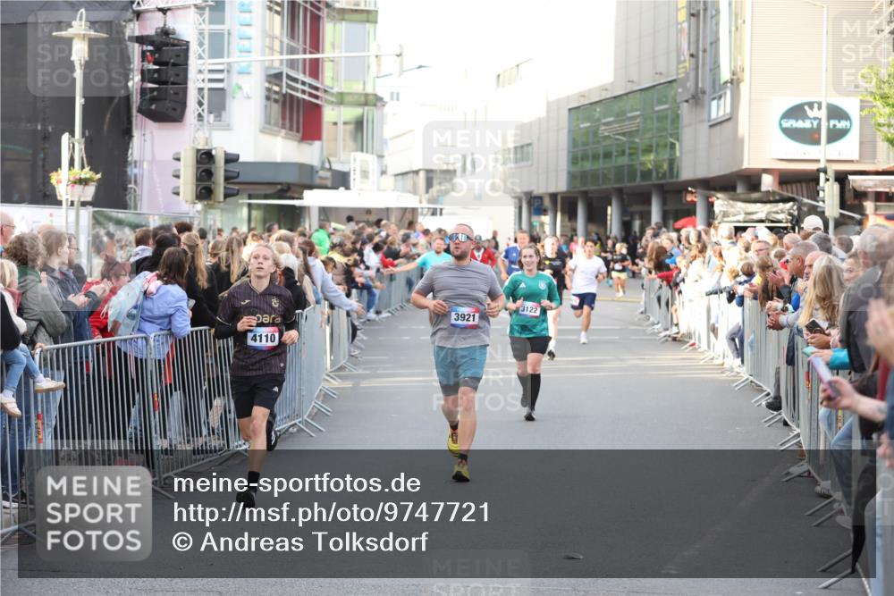 12.06.2026 - Holstenköstenlauf Andreas Tolksdorf http://msf.ph/oto/9747721 12.06.2026 20:02:05 Laufen 3921, 4110, 3122 meine-sportfotos.de