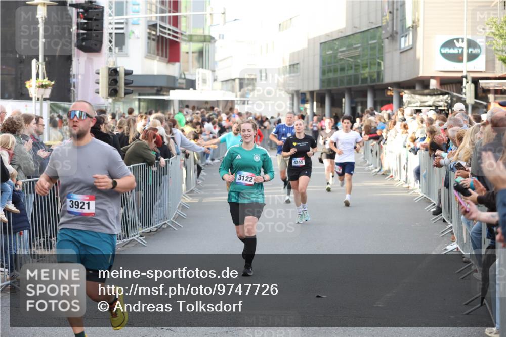 12.06.2026 - Holstenköstenlauf Andreas Tolksdorf http://msf.ph/oto/9747726 12.06.2026 20:02:07 Laufen 3921, 3122, 4245 meine-sportfotos.de