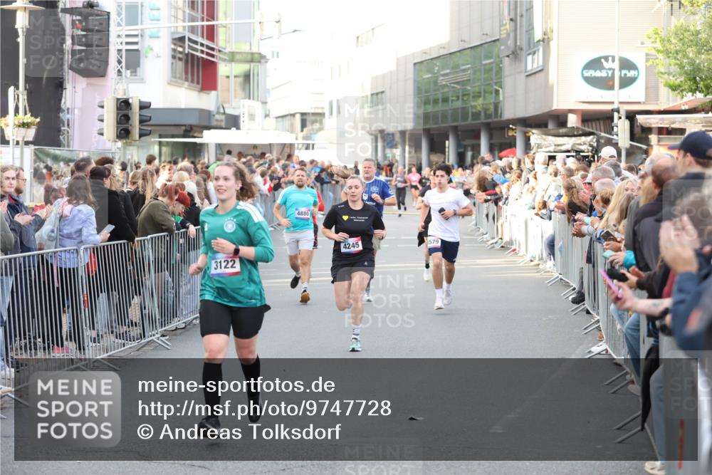 12.06.2026 - Holstenköstenlauf Andreas Tolksdorf http://msf.ph/oto/9747728 12.06.2026 20:02:08 Laufen 3122, 4880, 4245, 579 meine-sportfotos.de