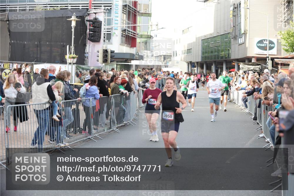 12.06.2026 - Holstenköstenlauf Andreas Tolksdorf http://msf.ph/oto/9747771 12.06.2026 20:03:03 Laufen 3041, 3950, 4446, 4731 meine-sportfotos.de