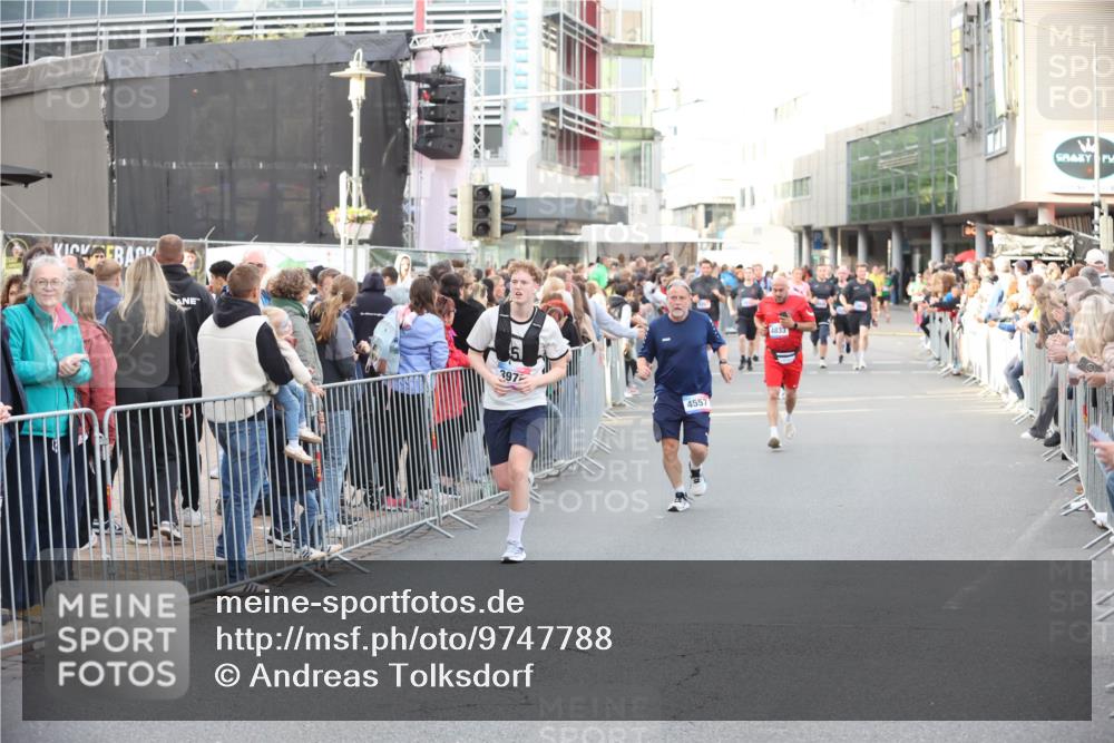 12.06.2026 - Holstenköstenlauf Andreas Tolksdorf http://msf.ph/oto/9747788 12.06.2026 20:03:24 Laufen  meine-sportfotos.de