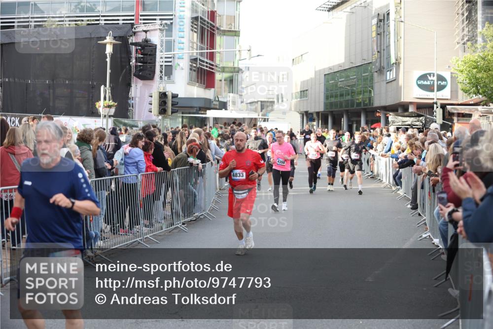 12.06.2026 - Holstenköstenlauf Andreas Tolksdorf http://msf.ph/oto/9747793 12.06.2026 20:03:27 Laufen 4557, 4833, 4350 meine-sportfotos.de