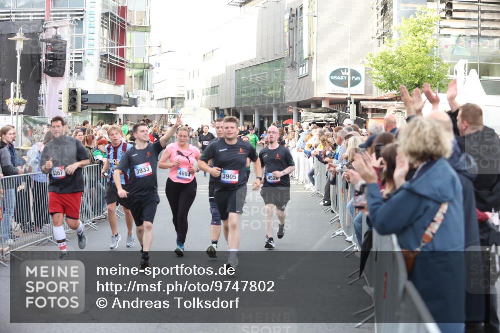 12.06.2026 - Holstenköstenlauf Andreas Tolksdorf http://msf.ph/oto/9747802 12.06.2026 20:03:32 Laufen 4267, 3933, 313, 4884, 3905, 4520 meine-sportfotos.de