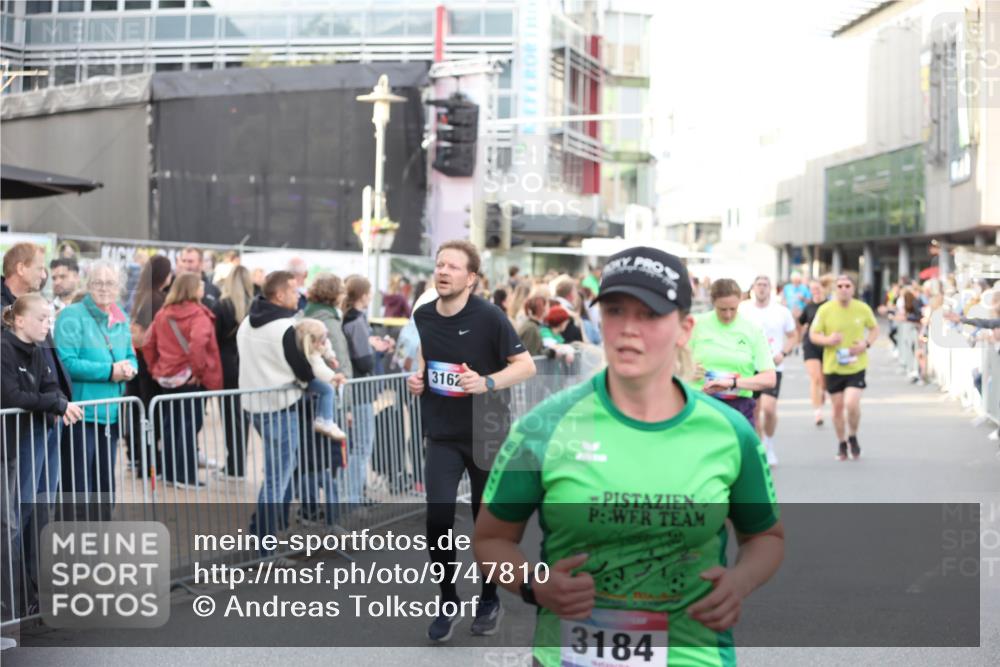 12.06.2026 - Holstenköstenlauf Andreas Tolksdorf http://msf.ph/oto/9747810 12.06.2026 20:03:42 Laufen 3162, 3184 meine-sportfotos.de