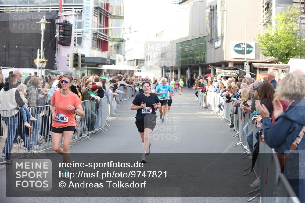 12.06.2026 - Holstenköstenlauf Andreas Tolksdorf http://msf.ph/oto/9747821 12.06.2026 20:03:49 Laufen 3803, 3897 meine-sportfotos.de