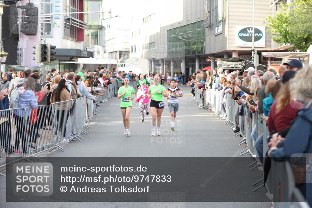 12.06.2026 - Holstenköstenlauf Andreas Tolksdorf http://msf.ph/oto/9747833 12.06.2026 20:04:05 Laufen 4194, 4196, 3266 meine-sportfotos.de