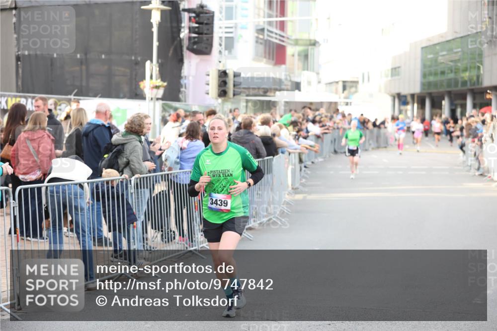 12.06.2026 - Holstenköstenlauf Andreas Tolksdorf http://msf.ph/oto/9747842 12.06.2026 20:04:12 Laufen 3439 meine-sportfotos.de