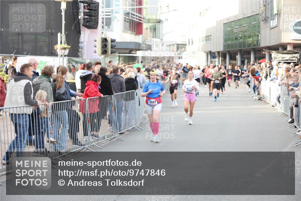 12.06.2026 - Holstenköstenlauf Andreas Tolksdorf http://msf.ph/oto/9747846 12.06.2026 20:04:24 Laufen 3507, 3252, 3319 meine-sportfotos.de