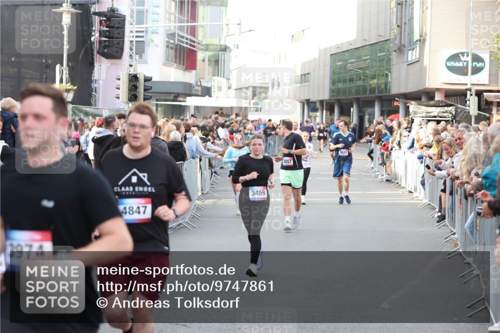 12.06.2026 - Holstenköstenlauf Andreas Tolksdorf http://msf.ph/oto/9747861 12.06.2026 20:04:41 Laufen 3974, 4847, 3469, 3857, 3621 meine-sportfotos.de