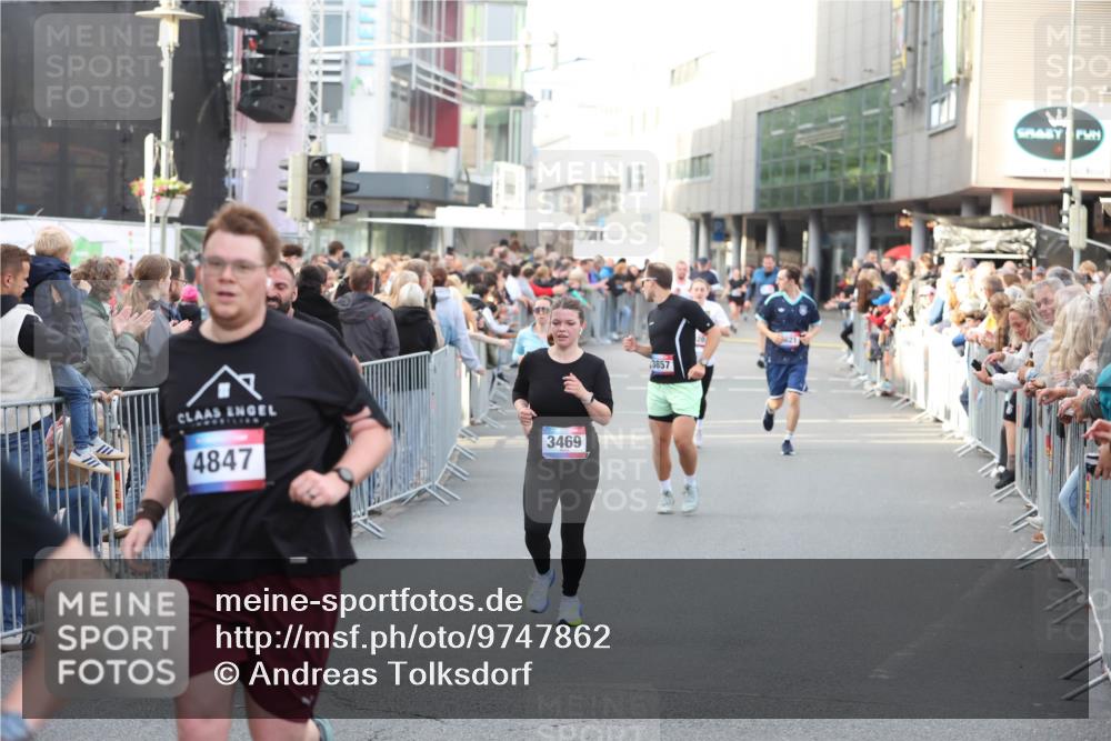 12.06.2026 - Holstenköstenlauf Andreas Tolksdorf http://msf.ph/oto/9747862 12.06.2026 20:04:41 Laufen 4847, 3469, 3857 meine-sportfotos.de