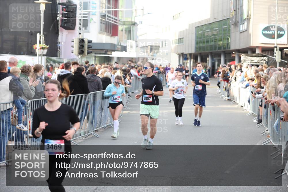 12.06.2026 - Holstenköstenlauf Andreas Tolksdorf http://msf.ph/oto/9747865 12.06.2026 20:04:43 Laufen 3469, 3621, 3620, 3857, 3856 meine-sportfotos.de
