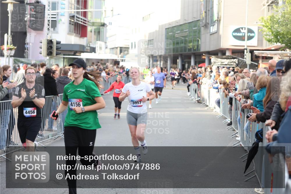 12.06.2026 - Holstenköstenlauf Andreas Tolksdorf http://msf.ph/oto/9747886 12.06.2026 20:05:06 Laufen 4456, 4156, 4268, 3957 meine-sportfotos.de