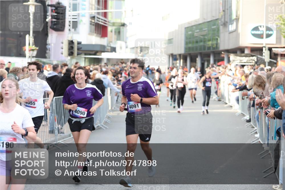 12.06.2026 - Holstenköstenlauf Andreas Tolksdorf http://msf.ph/oto/9747898 12.06.2026 20:05:24 Laufen 190, 2, 555, 4090, 4091 meine-sportfotos.de