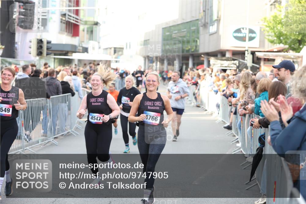 12.06.2026 - Holstenköstenlauf Andreas Tolksdorf http://msf.ph/oto/9747905 12.06.2026 20:05:29 Laufen 549, 4547, 3328, 4766 meine-sportfotos.de