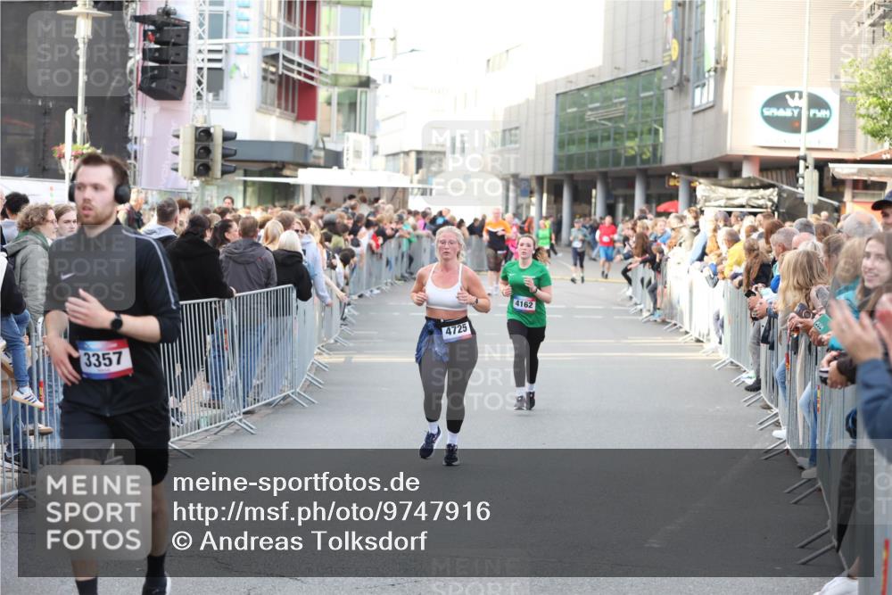 12.06.2026 - Holstenköstenlauf Andreas Tolksdorf http://msf.ph/oto/9747916 12.06.2026 20:05:39 Laufen 3357, 4725, 4162 meine-sportfotos.de
